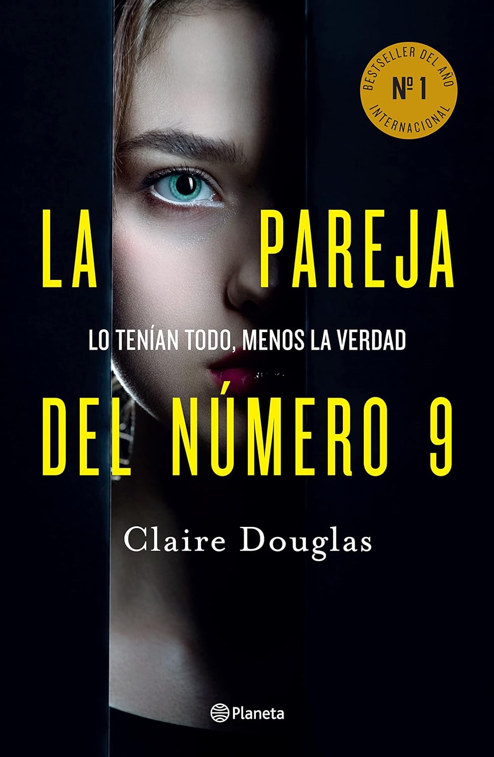 la pareja del número 9